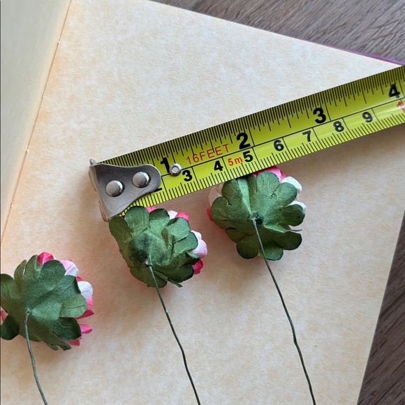 ✨ ❤️Handcrafted Mini Paper Flowers ✨(Set of three) - Picture 5 of 8